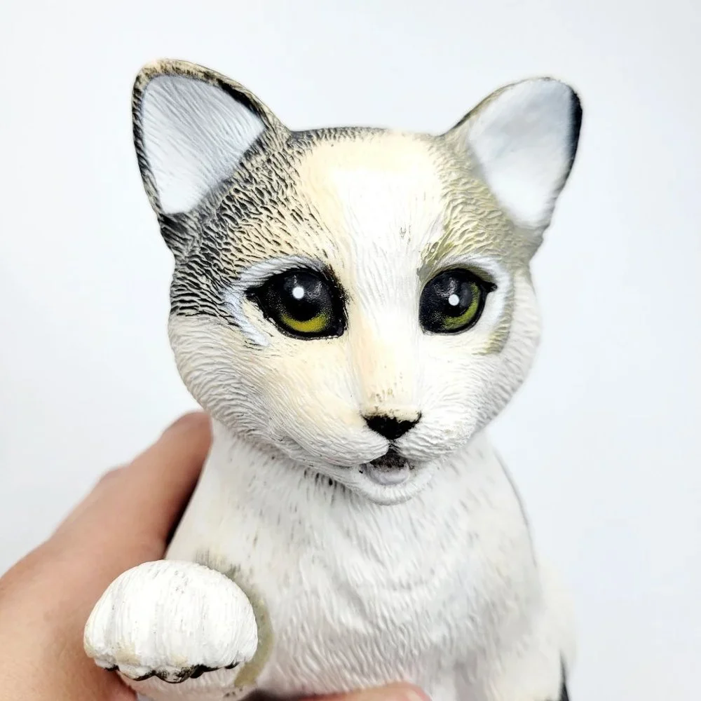 Cat Figurines Vintage Kitschy Art Line Black and White Knuck Knacks Lot Of 2 90s
